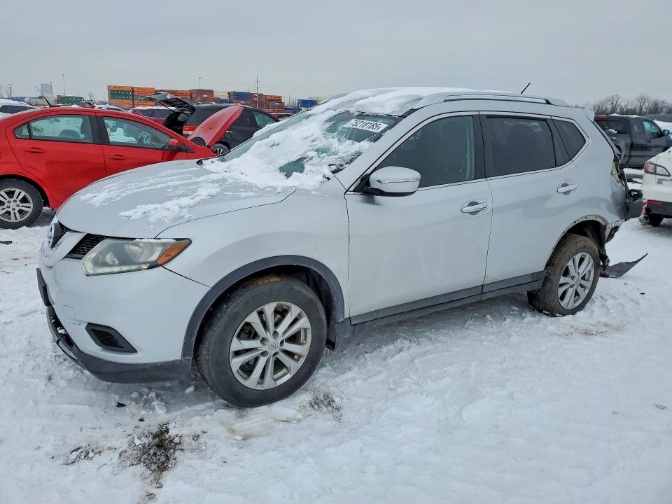 2015 NISSAN ROGUE S — VIN KNMAT2MV7FP587083