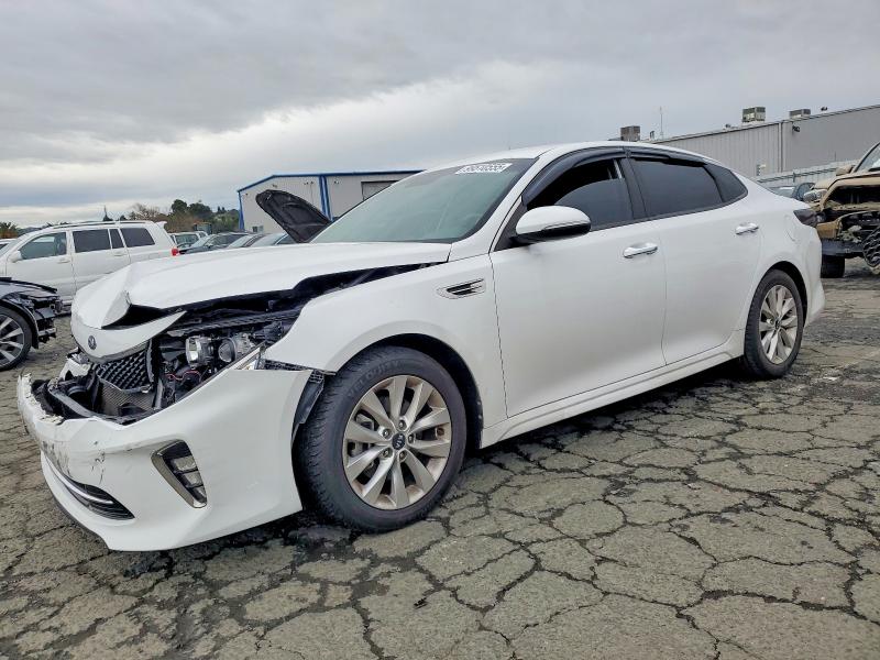 2018 KIA OPTIMA — VIN 5XXGT4L33JG236578