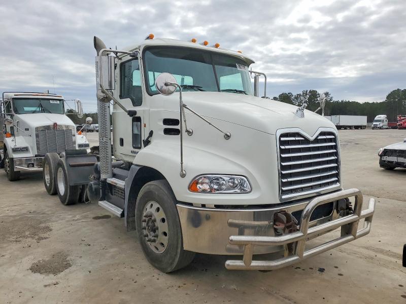 2017 MACK CXU613 — VIN 1M1AW09Y9HM084626