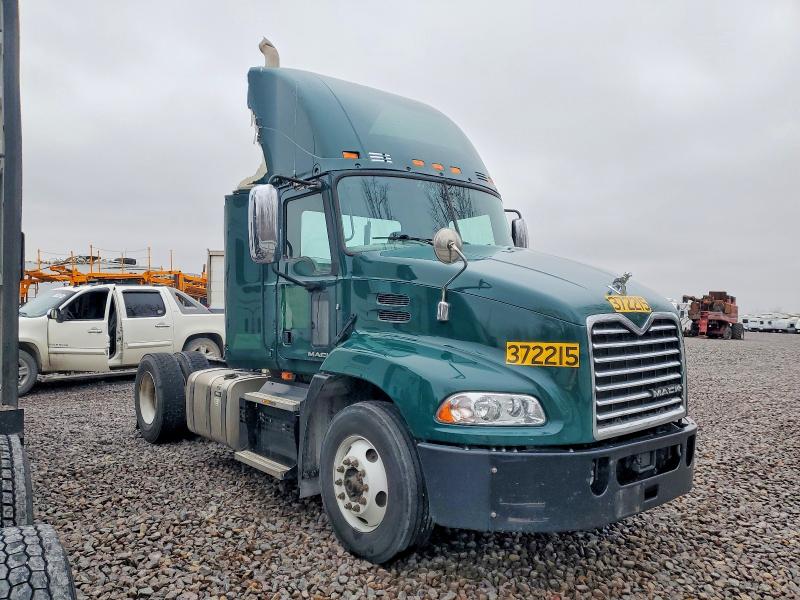2018 MACK CXU613 — VIN 1M1AW01X3JM010546