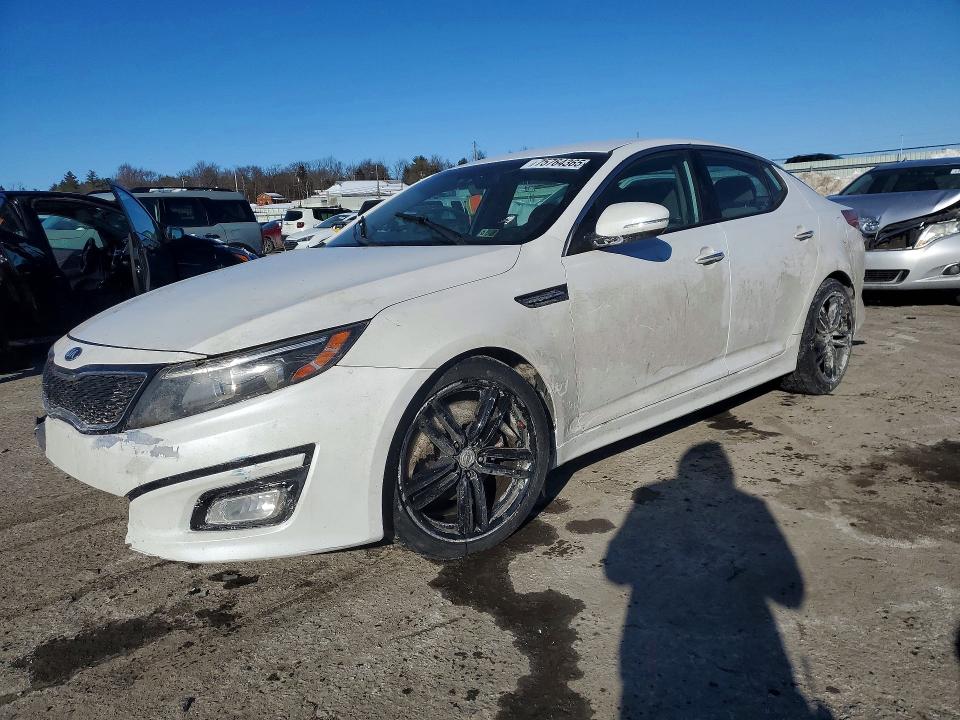 2015 KIA OPTIMA LX — VIN KNAGM4A71F5590174