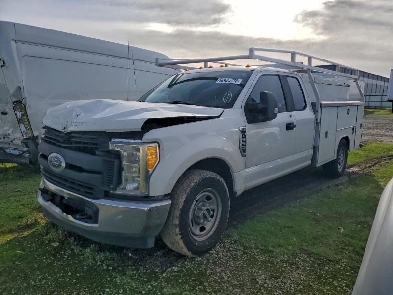 2017 FORD F350 — VIN 1FD8X3E63HEB93932