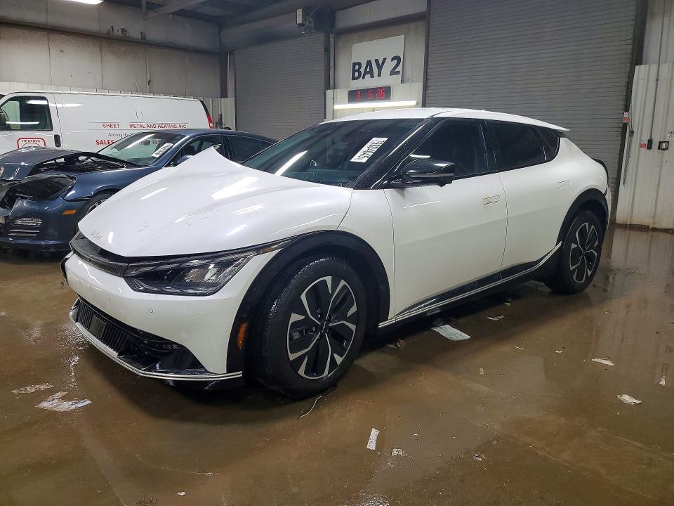 2024 KIA EV6 — VIN KNDC3DLC6R5619042