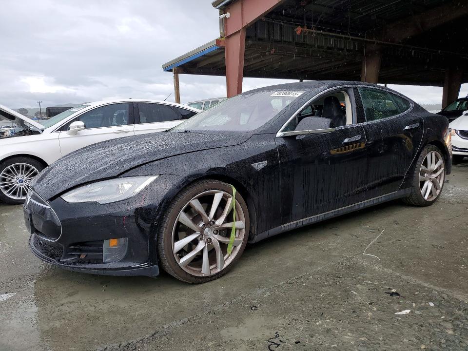 2015 TESLA MODEL S — VIN 5YJSA1E26FF119784