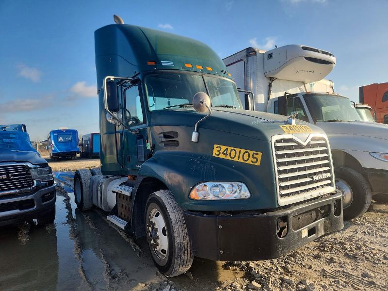 2015 MACK 600 — VIN 1M1AW01X8FM007438