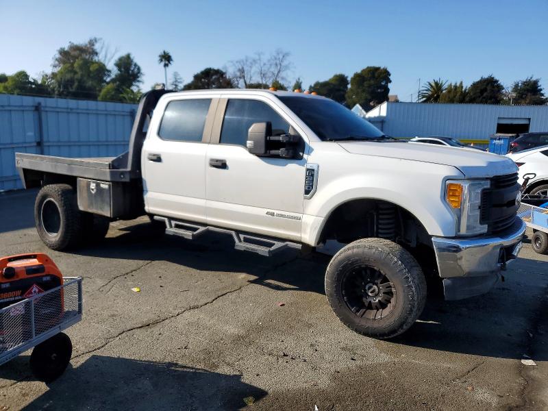 2017 FORD F350 SUPER — VIN 1FD8W3HT2HED50385