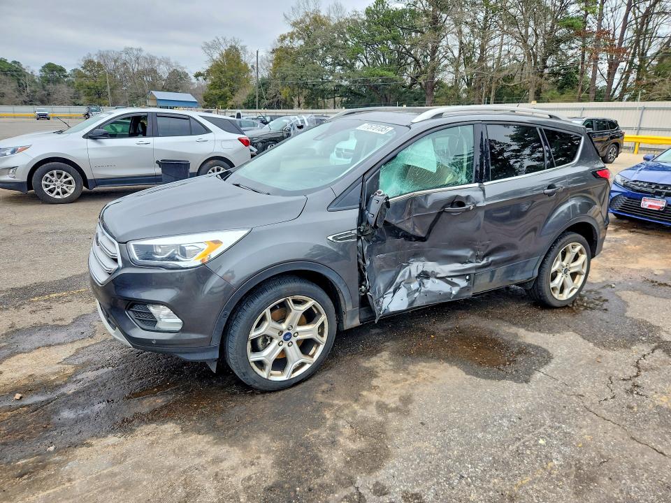 2018 FORD ESCAPE — VIN 1FMCU0J9XJUD00620