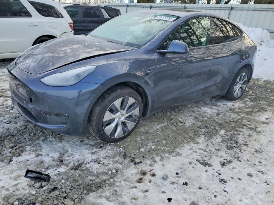 2023 TESLA MODEL Y — VIN 7SAYGDED9PF960661