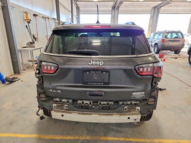 3C4NJDBB9JT201876