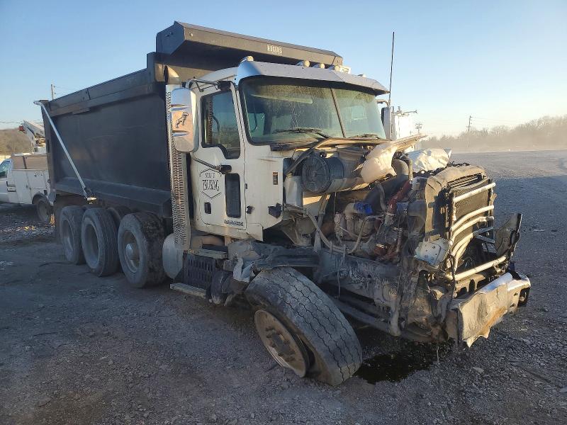 2015 MACK 700 GU700 — VIN 1M2AX09C1FM023491