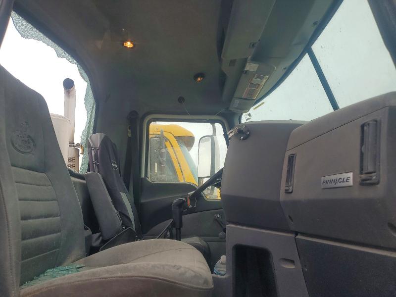 1M1AW07YXFM049156