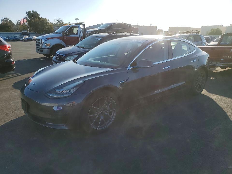 2018 TESLA MODEL 3 — VIN 5YJ3E1EB5JF129076