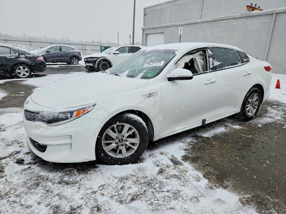 2017 KIA OPTIMA LX — VIN 5XXGT4L33HG168017