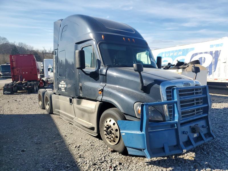2018 FREIGHTLINER CASCADIA 125 — VIN 3AKJGLDRXJSHF1483