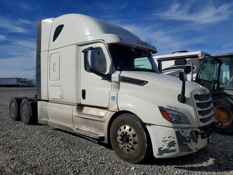 2019 FREIGHTLINER CASCADIA 126 — VIN 3AKJHHDR4KSKX8922