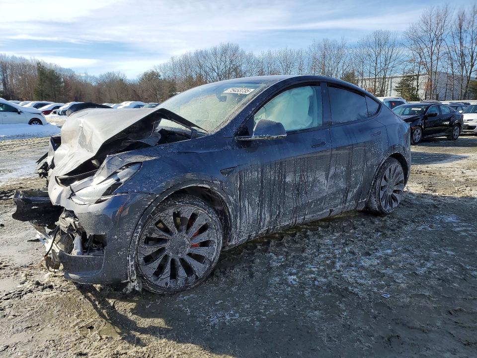 2021 TESLA MODEL Y — VIN 5YJYGDEFXMF220529
