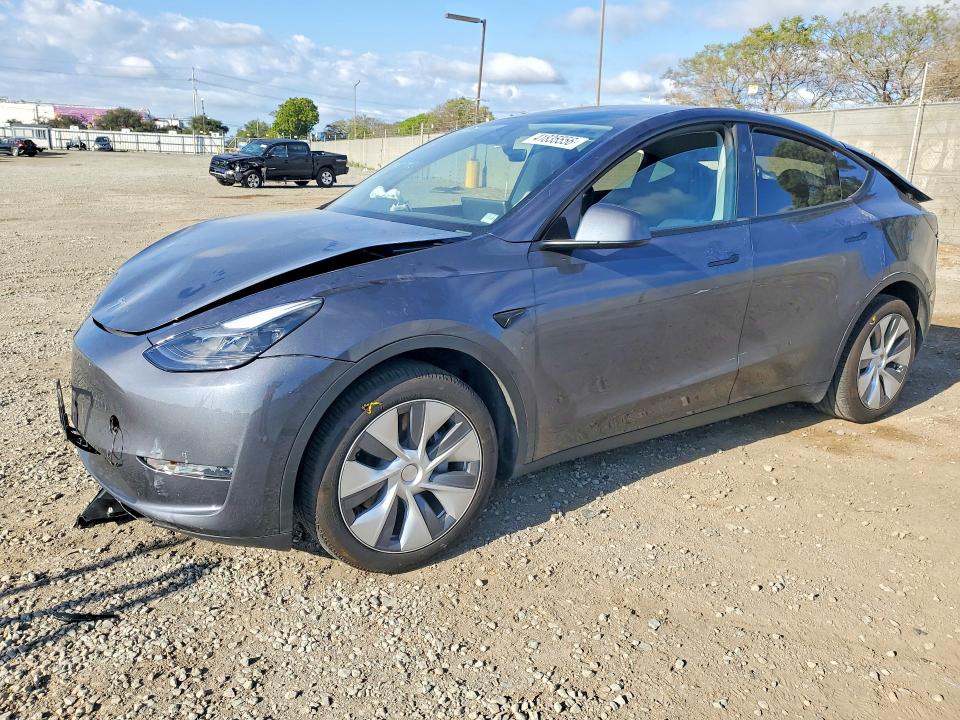 2023 TESLA MODEL Y — VIN 7SAYGDEEXPA164250