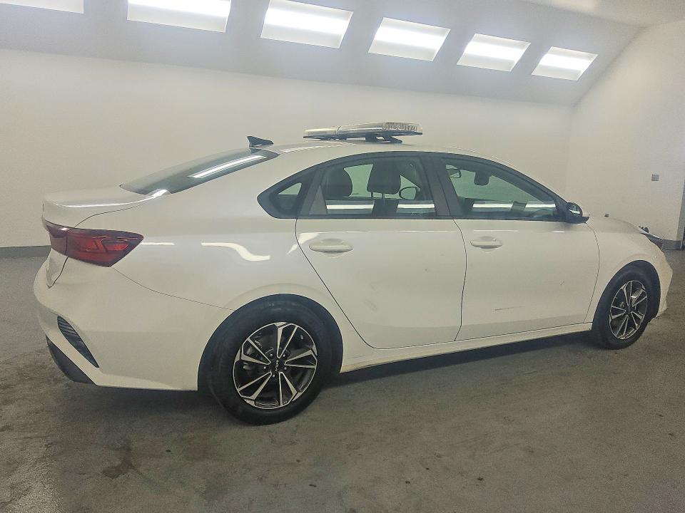 3KPF24AD8RE712015