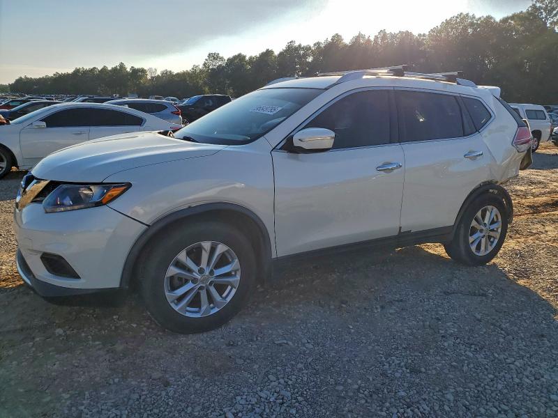 2015 NISSAN ROGUE S — VIN KNMAT2MTXFP540211