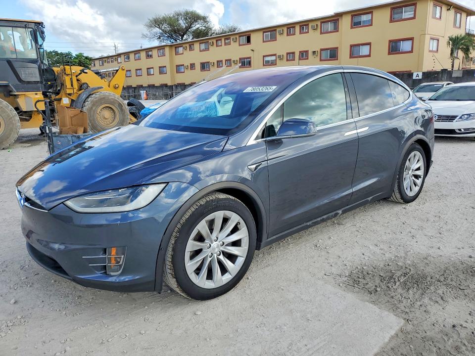 2017 TESLA MODEL X — VIN 5YJXCBE2XHF077841