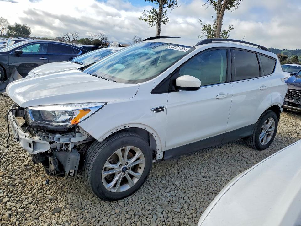 2018 FORD ESCAPE — VIN 1FMCU0G91JUC38516