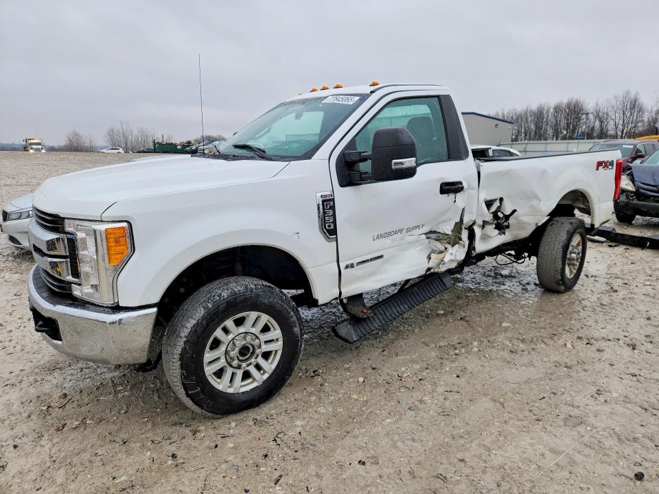 2017 FORD F350 — VIN 1FTRF3BT6HEE54704