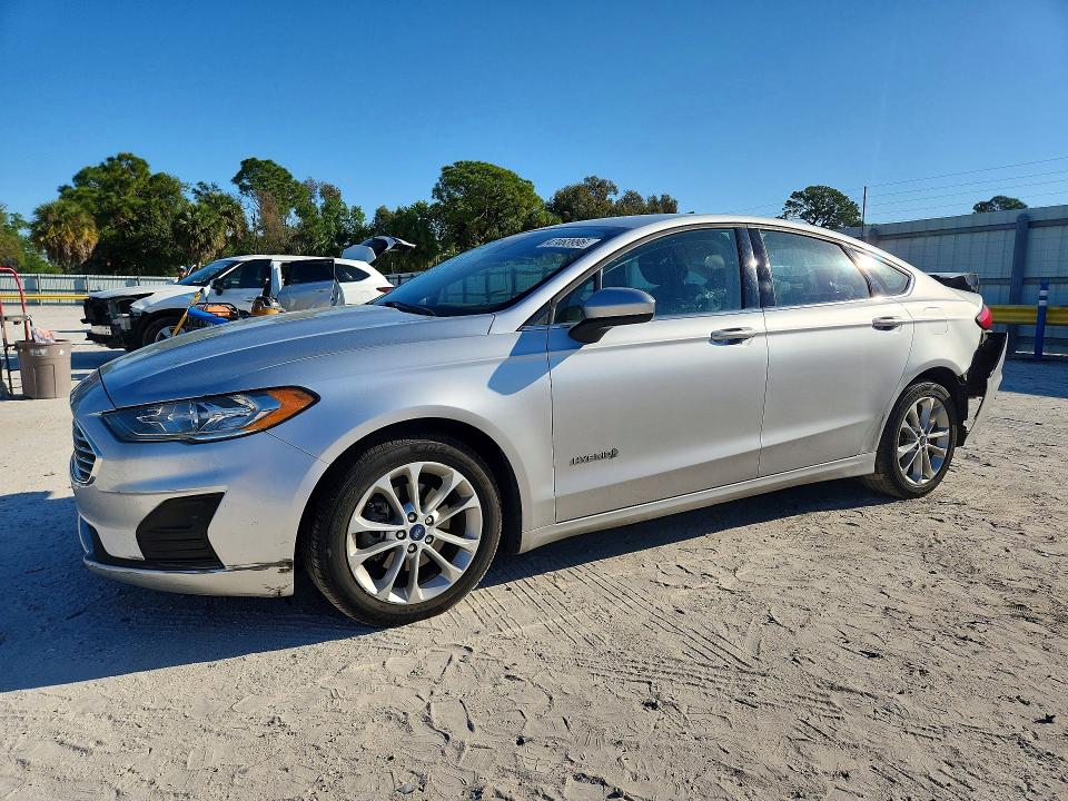 2019 FORD FUSION — VIN 3FA6P0LU6KR242708