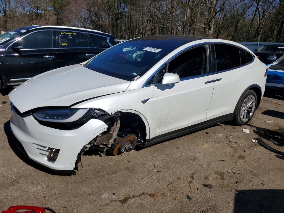 2017 TESLA MODEL X — VIN 5YJXCDE24HF063963