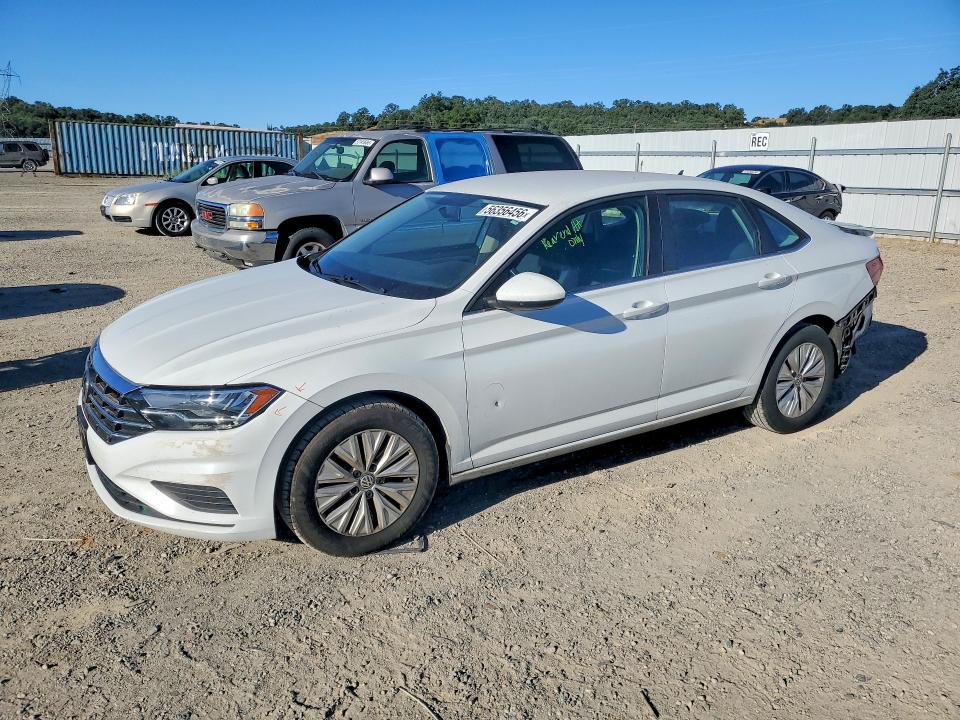 3VWC57BUXKM172072