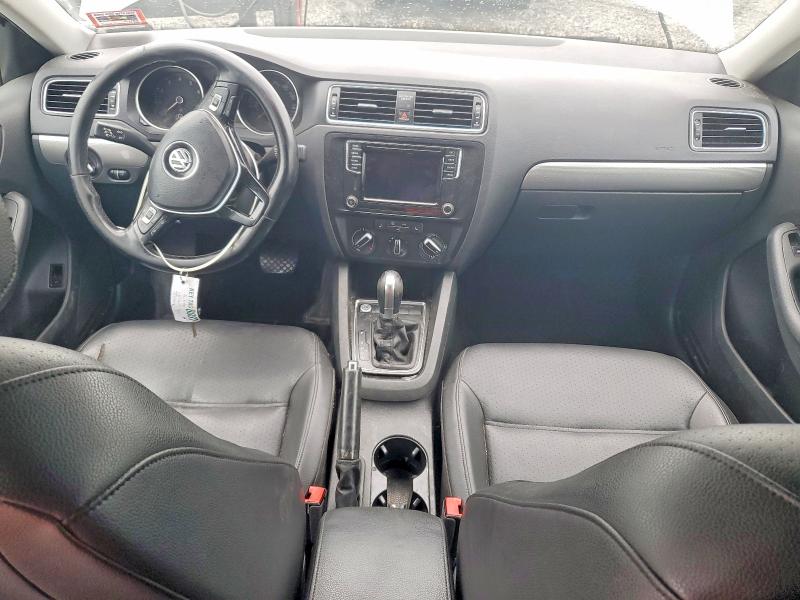 3VWDB7AJ1HM415801
