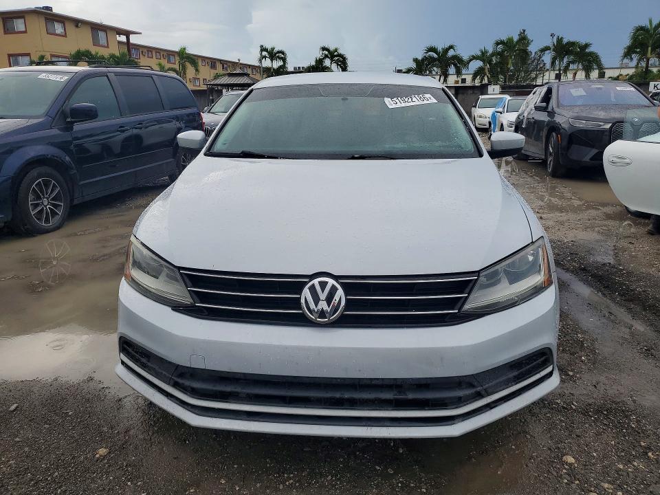 3VW2B7AJXHM274640