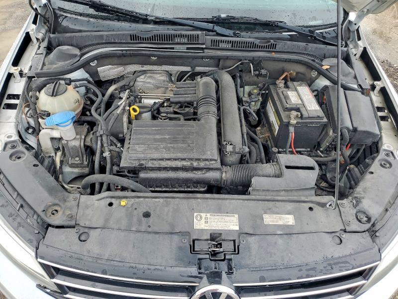3VW2B7AJXHM274640