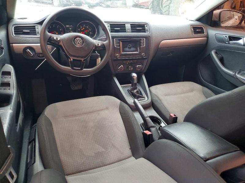 3VW2B7AJXHM274640