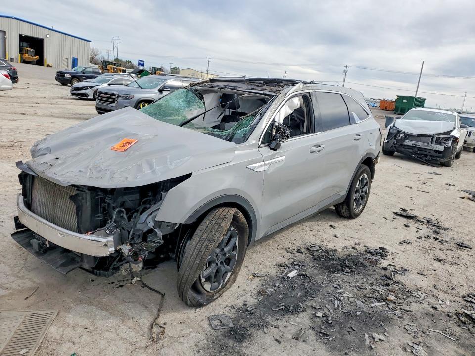 2025 KIA SORENTO — VIN 5XYRL4JC4SG375028