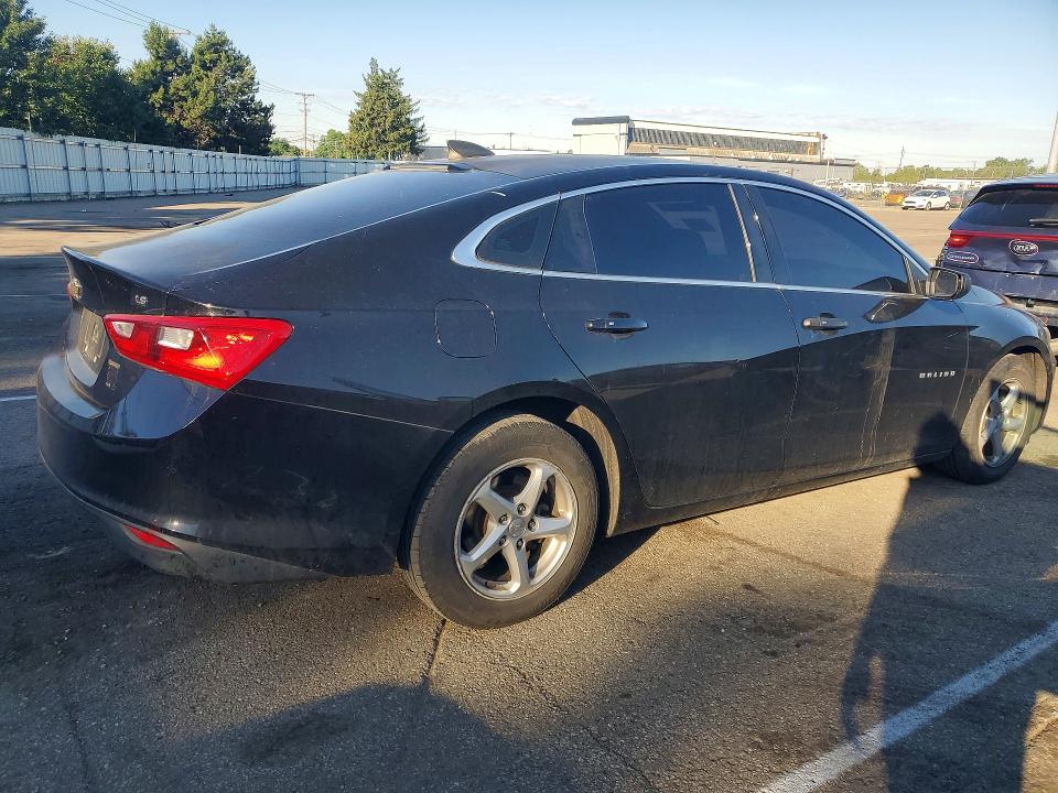 1G1ZB5ST4GF303658