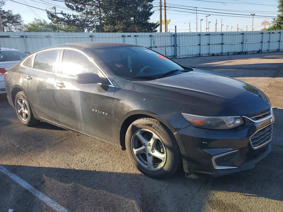 1G1ZB5ST4GF303658