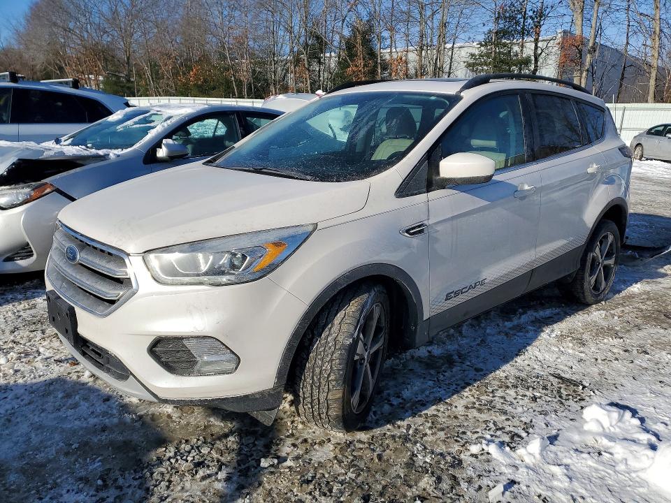 2017 FORD ESCAPE — VIN 1FMCU9GD8HUC40637