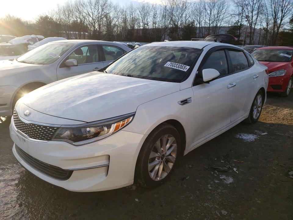 2017 KIA OPTIMA LX — VIN 5XXGT4L35HG134063