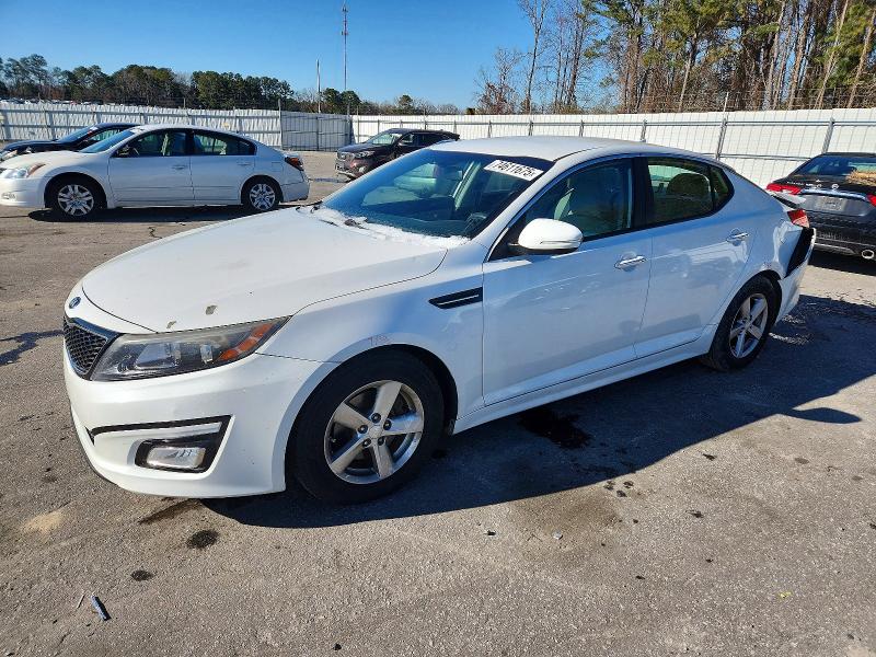 2015 KIA OPTIMA LX — VIN 5XXGM4A70FG349785