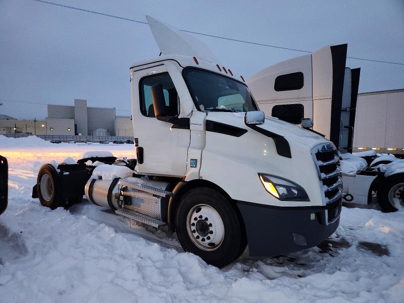 2022 FREIGHTLINER CASCADIA 1 — VIN 3AKBHSDV6NSNU1558
