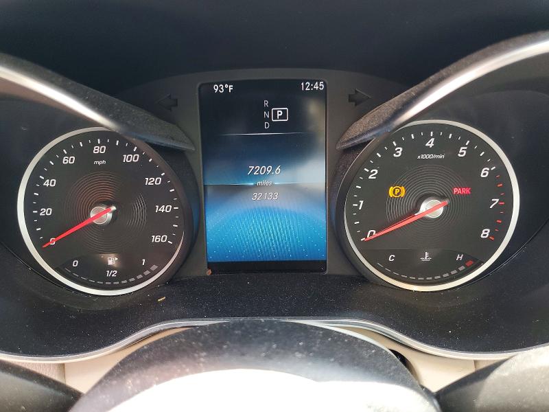 W1KWF8DB0LR600557