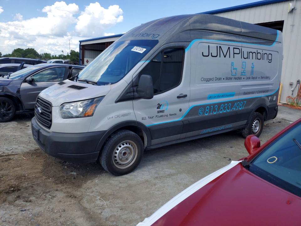 1FTYR2XG9KKB18496