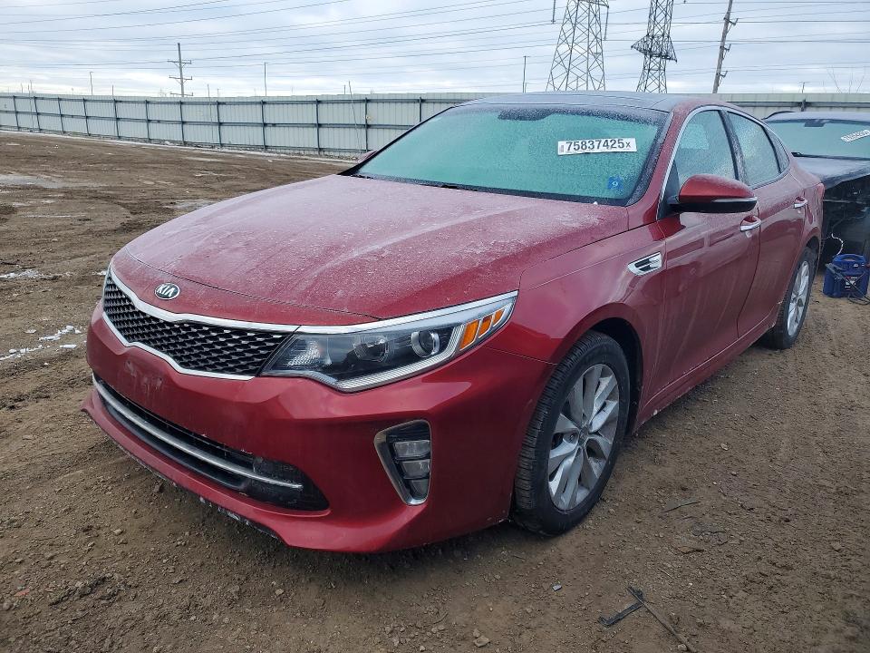 2018 KIA OPTIMA — VIN 5XXGT4L33JG213902