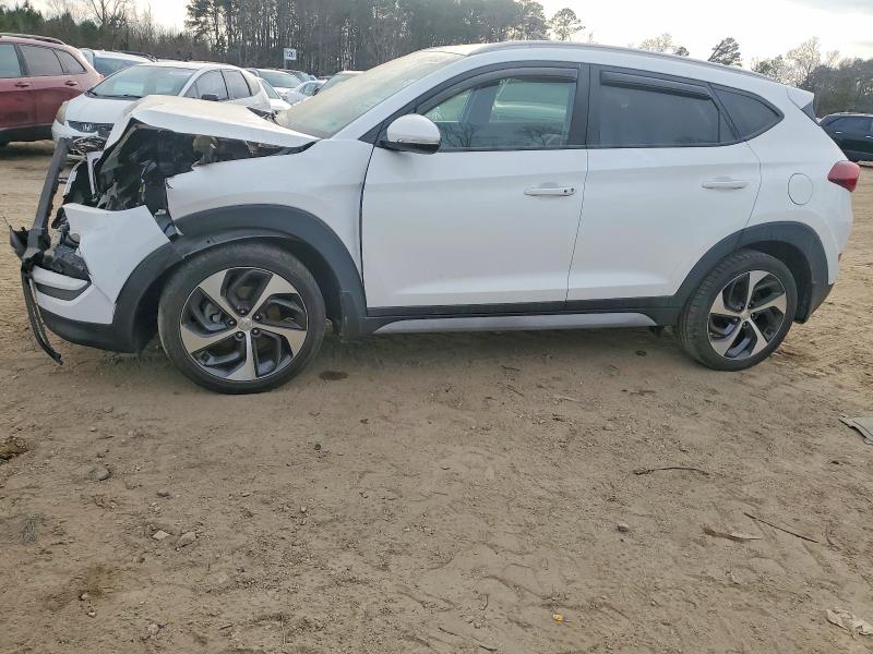 2017 HYUNDAI TUCSON — VIN KM8J3CA28HU404757