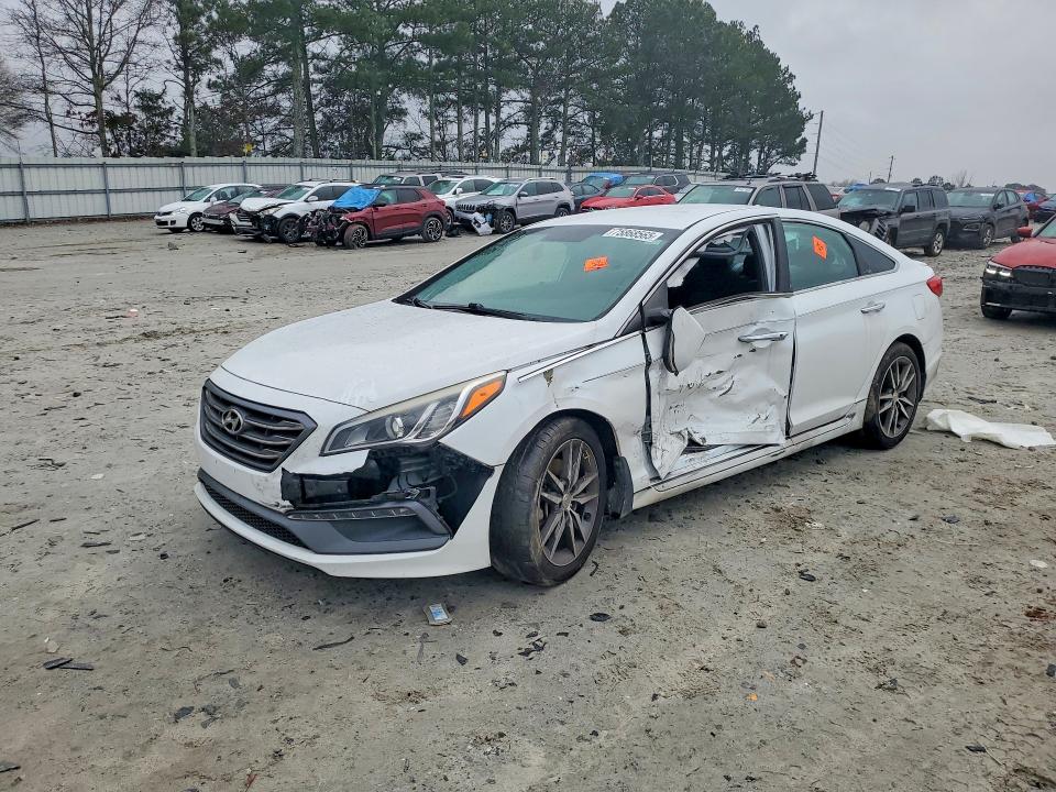 2015 HYUNDAI SONATA — VIN 5NPE34AB5FH102524