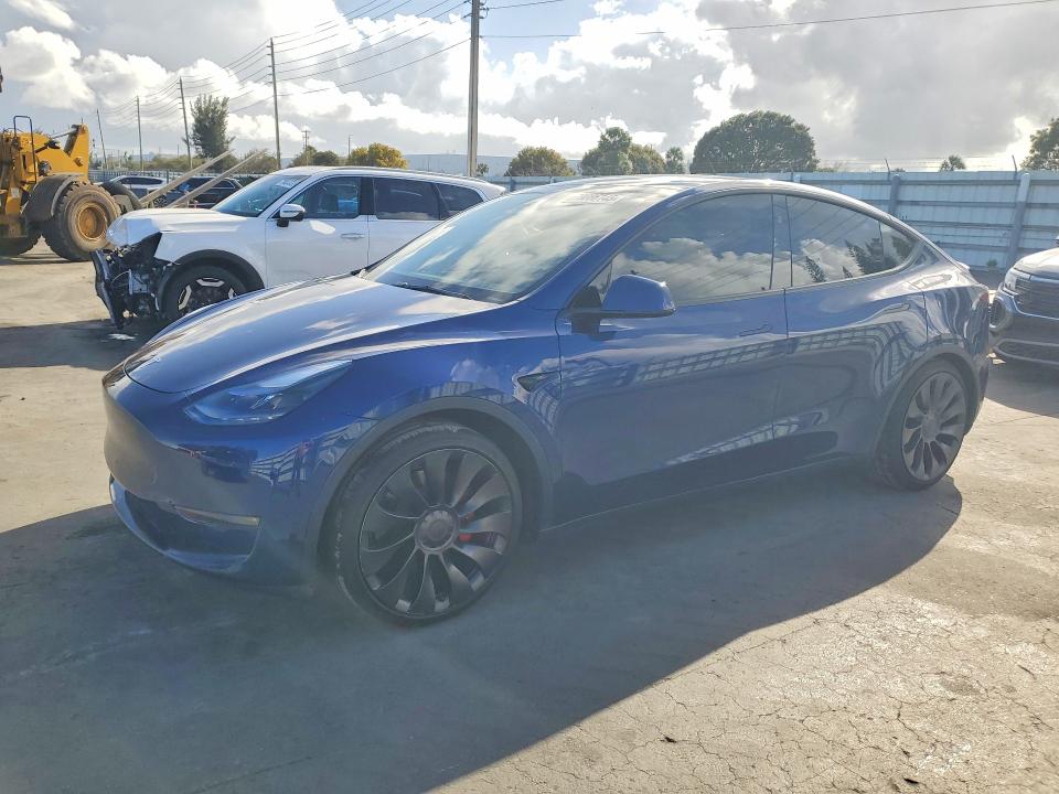 2025 TESLA MODEL Y — VIN 7SAYGDEF7SA357716