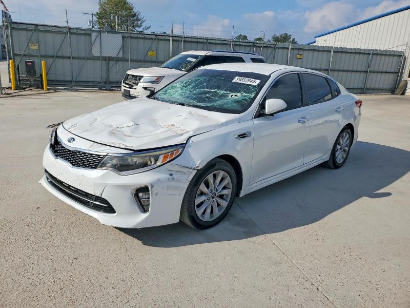 2018 KIA OPTIMA — VIN 5XXGT4L38JG190939