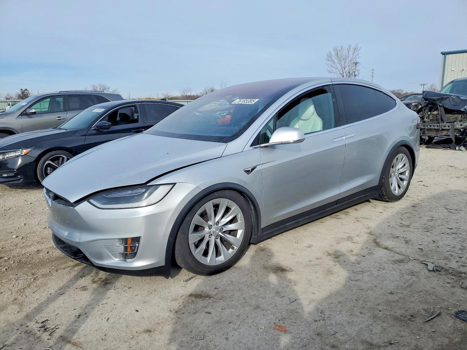 2017 TESLA MODEL X — VIN 5YJXCBE23HF051193