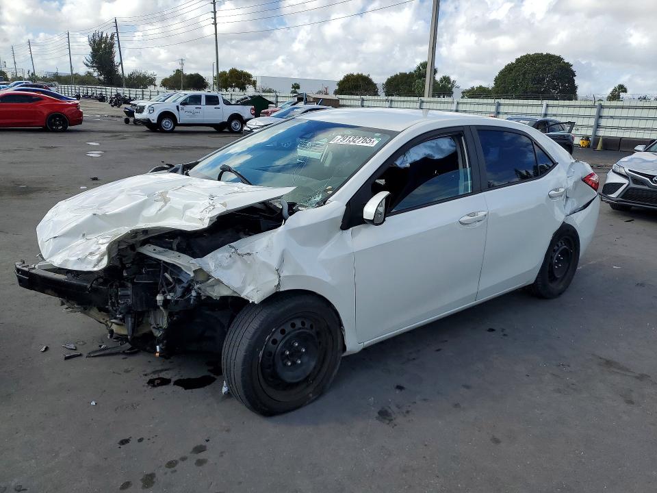 2018 TOYOTA COROLLA — VIN 5YFBURHE5JP805680