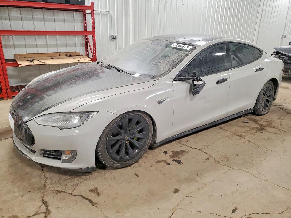 2015 TESLA MODEL S — VIN 5YJSA1S28FF095749